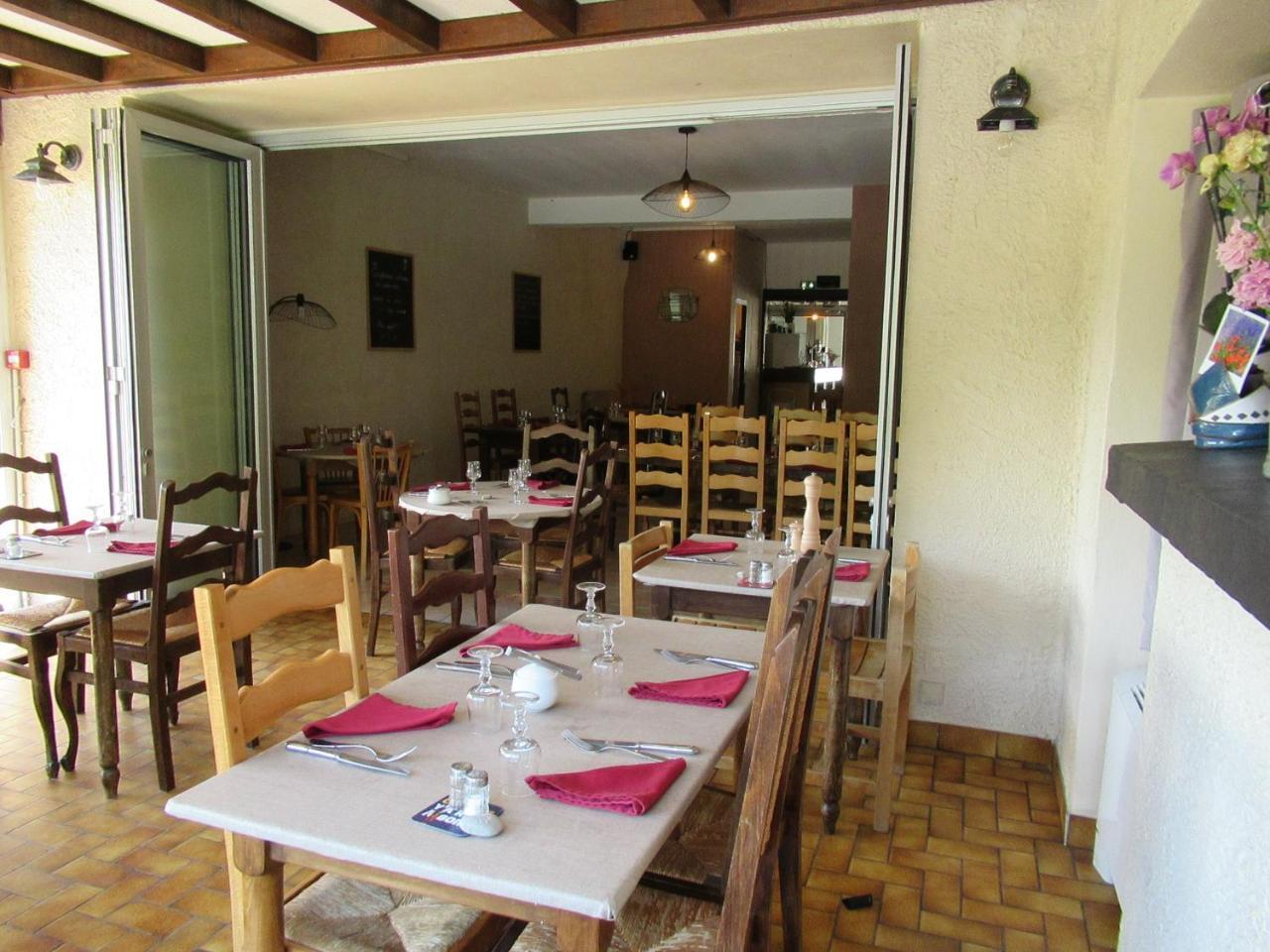 L'Auberge De L'Aygues Les Pilles Esterno foto