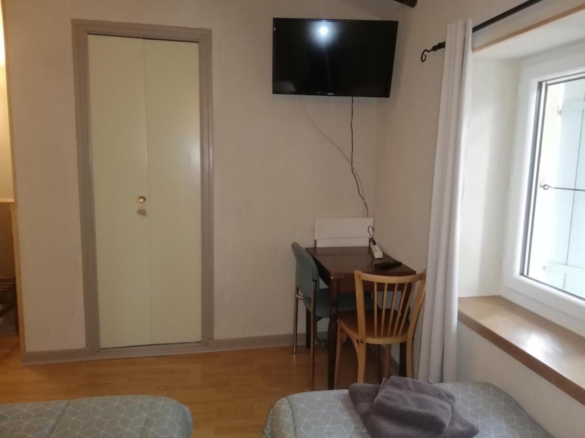 L'Auberge De L'Aygues Les Pilles Esterno foto